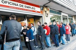 El paro en la Eurozona se mantiene en el 12,1%